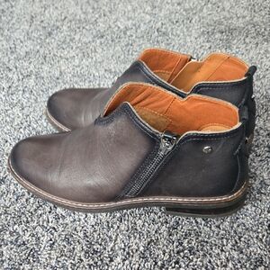 PIKOLINOS Aldaya Grey Leather V-cut Flat Ankle Boots With Side Zip, Size 8.5